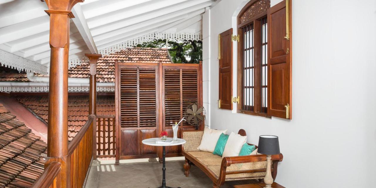 Maniumpathy Hotel Colombo Extérieur photo
