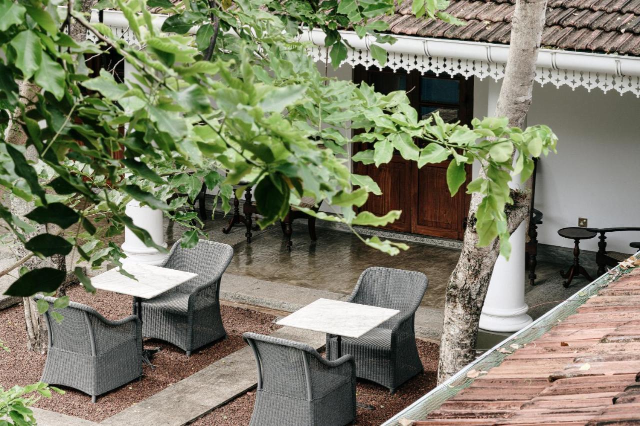 Maniumpathy Hotel Colombo Extérieur photo